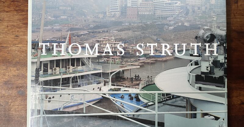 Thomas Struth 1977-2002 MET MOCA展覧会カタログ thomas_struth_1977_2002.jpg?