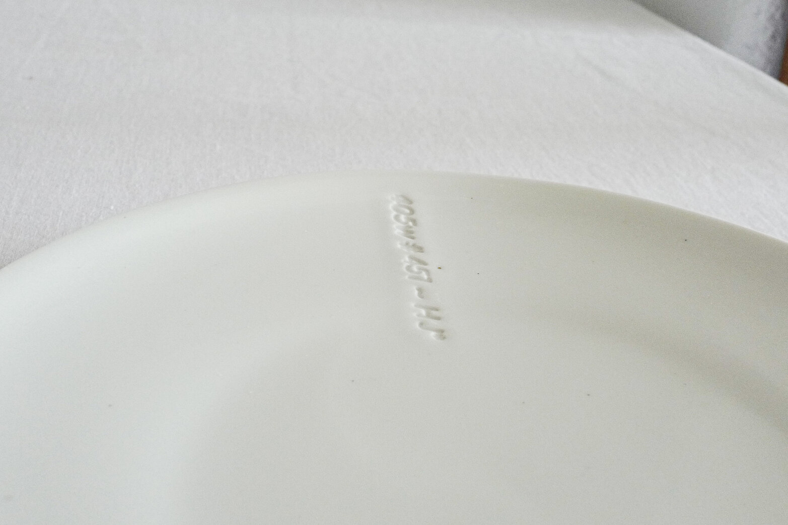 Bset porcelain large plate hella jongerius File 1